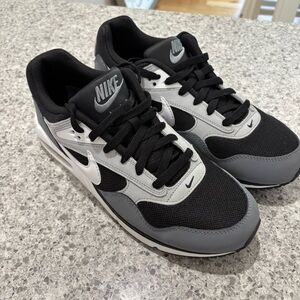 Nike Air Max Correlate Men’s Sneakers 10 Black White Grey Lightweight 511416